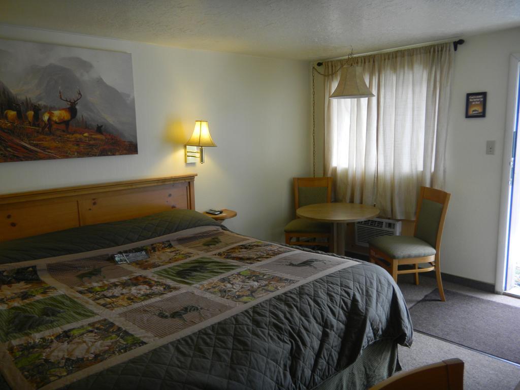 Falls Motel Thompson Falls Cameră foto